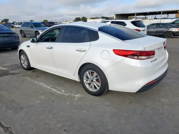 5XXGT4L37JG180452 2018 KIA OPTIMA - Image 2