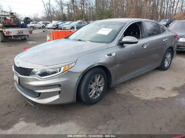 5XXGT4L37JG181634 2018 KIA OPTIMA - Image 2