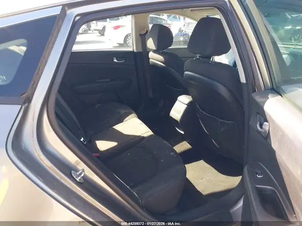 5XXGT4L37JG184064 2018 KIA OPTIMA - Image 8