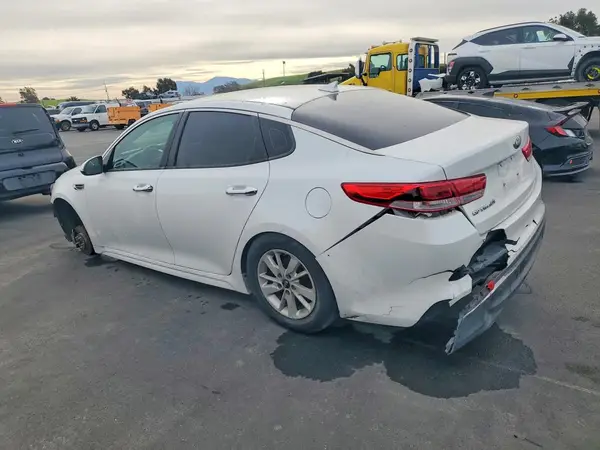 5XXGT4L37JG187966 2018 KIA OPTIMA - Image 2