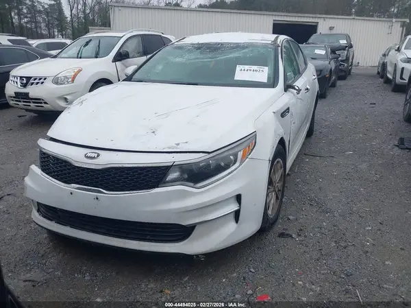 5XXGT4L37JG193511 2018 KIA OPTIMA - Image 2