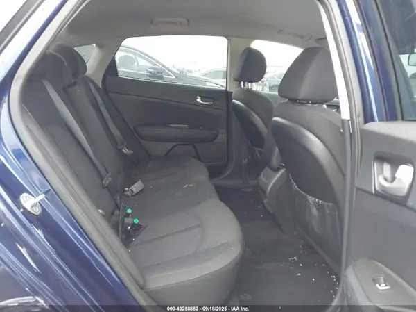 5XXGT4L37JG194402 2018 KIA OPTIMA - Image 8