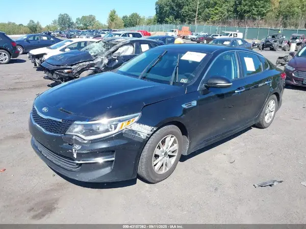 5XXGT4L37JG200635 2018 KIA OPTIMA - Image 2
