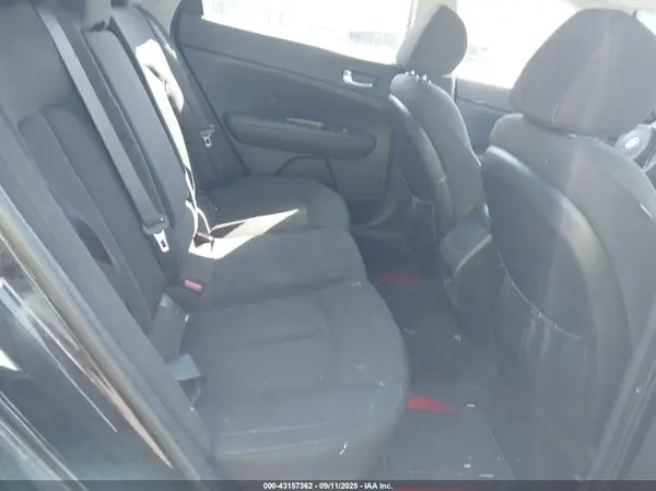 5XXGT4L37JG200635 2018 KIA OPTIMA - Image 8