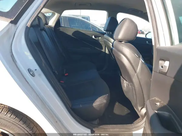 5XXGT4L37JG204636 2018 KIA OPTIMA - Image 8