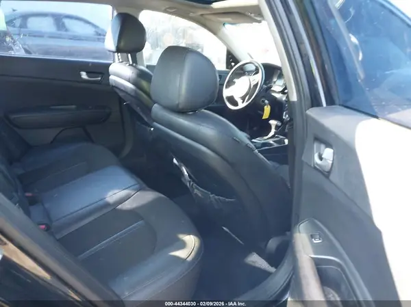 5XXGT4L37JG206077 2018 KIA OPTIMA - Image 8