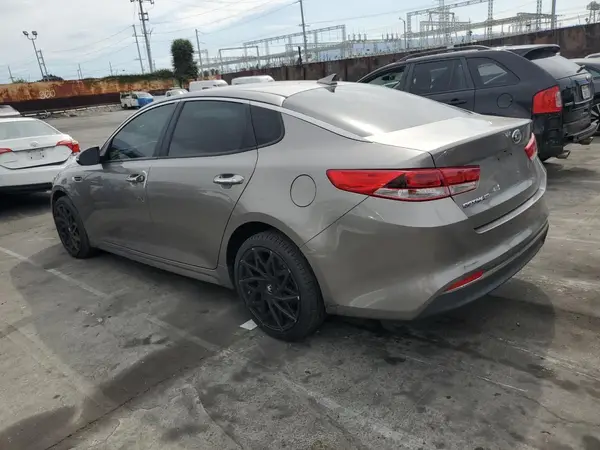 5XXGT4L37JG206256 2018 KIA OPTIMA - Image 2
