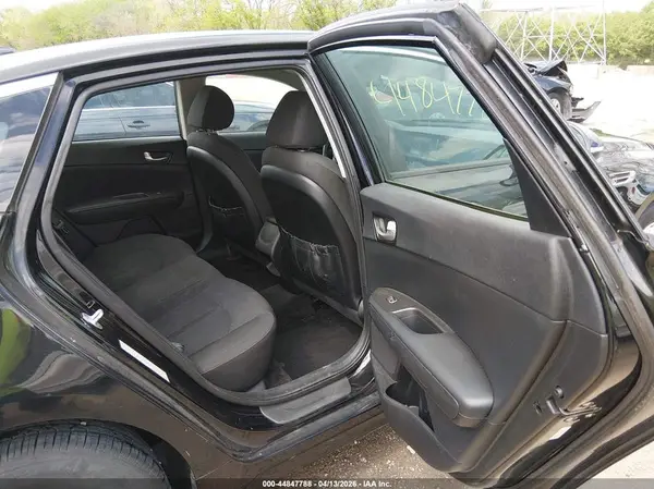5XXGT4L37JG206869 2018 KIA OPTIMA - Image 8