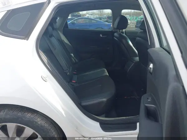 5XXGT4L37JG207262 2018 KIA OPTIMA - Image 8