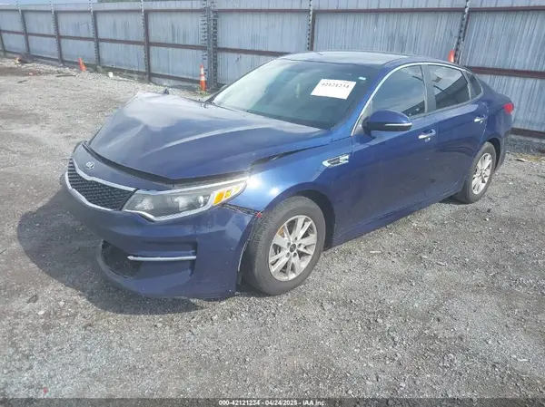 5XXGT4L37JG207956 2018 KIA OPTIMA - Image 2