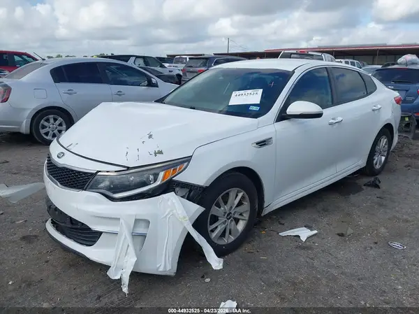 5XXGT4L37JG209738 2018 KIA OPTIMA - Image 2