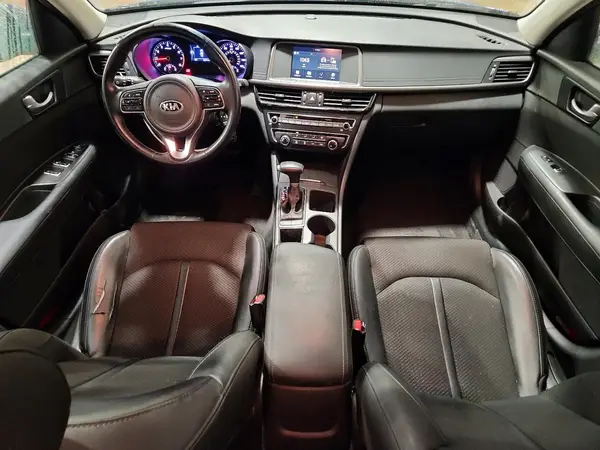 5XXGT4L37JG214650 2018 KIA OPTIMA - Image 8