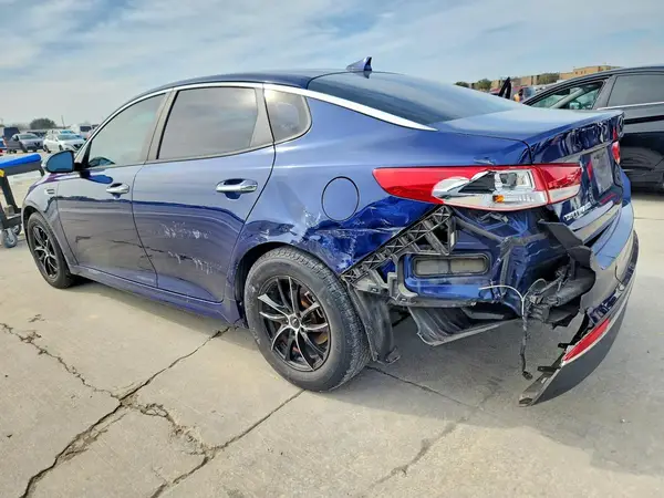 5XXGT4L37JG217063 2018 KIA OPTIMA - Image 2