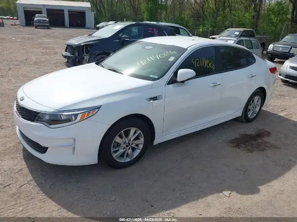 5XXGT4L37JG217435 2018 KIA OPTIMA - Image 2