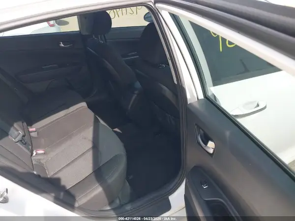 5XXGT4L37JG217435 2018 KIA OPTIMA - Image 8