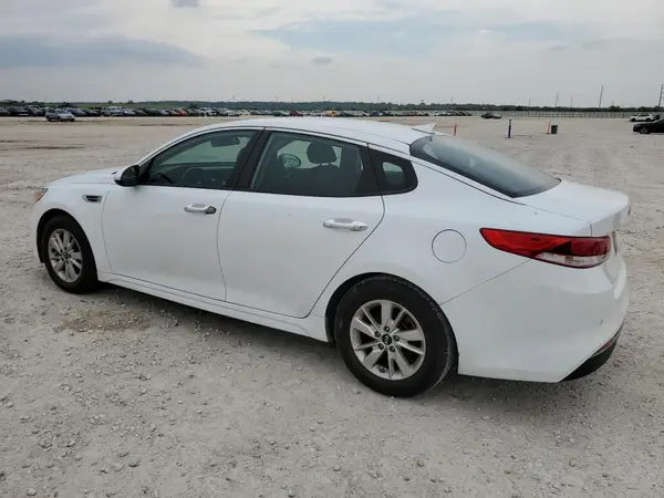 5XXGT4L37JG218505 2018 KIA OPTIMA - Image 2