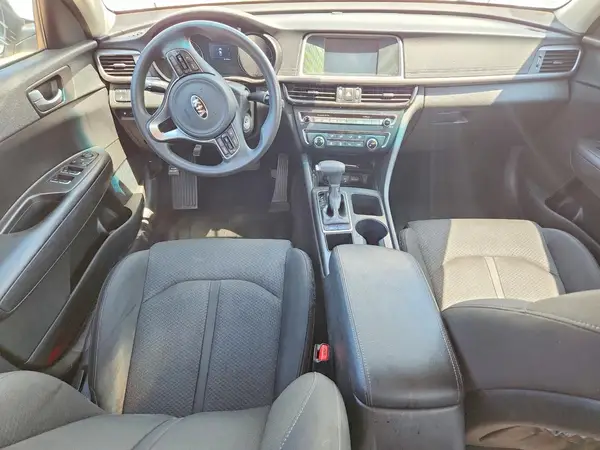 5XXGT4L37JG218990 2018 KIA OPTIMA - Image 8