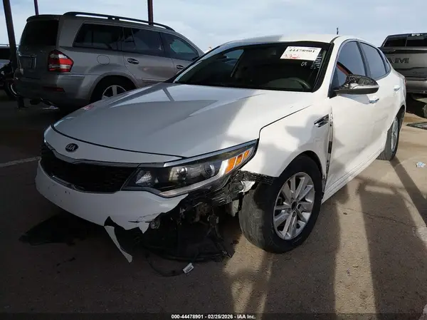5XXGT4L37JG220531 2018 KIA OPTIMA - Image 2