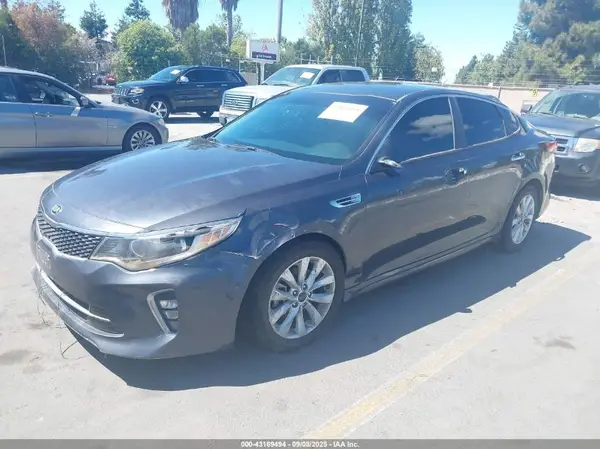5XXGT4L37JG220755 2018 KIA OPTIMA - Image 2