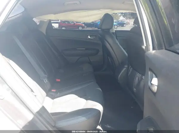 5XXGT4L37JG220755 2018 KIA OPTIMA - Image 8