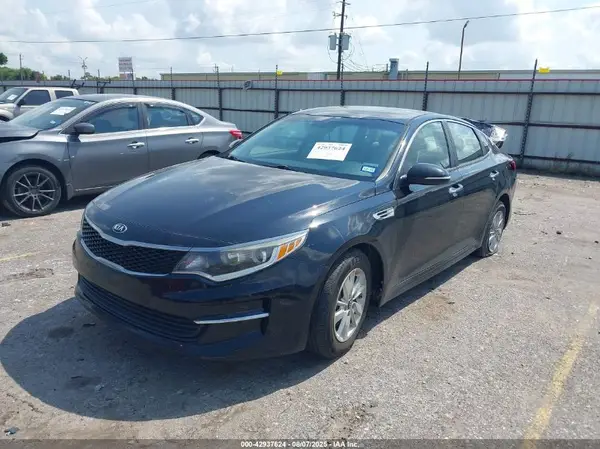 5XXGT4L37JG221999 2018 KIA OPTIMA - Image 2