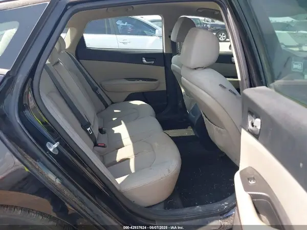 5XXGT4L37JG221999 2018 KIA OPTIMA - Image 8