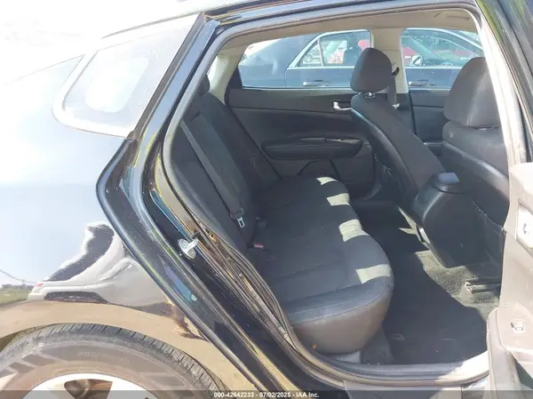 5XXGT4L37JG223767 2018 KIA OPTIMA - Image 8