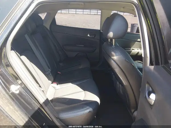 5XXGT4L37JG227317 2018 KIA OPTIMA - Image 8