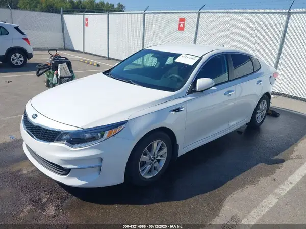 5XXGT4L37JG229116 2018 KIA OPTIMA - Image 2