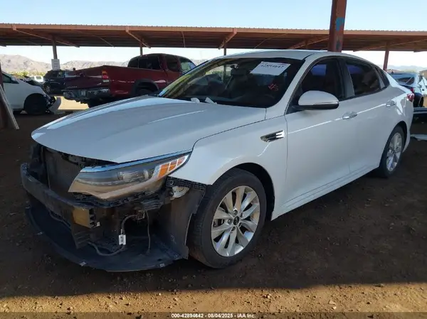 5XXGT4L37JG230900 2018 KIA OPTIMA - Image 2