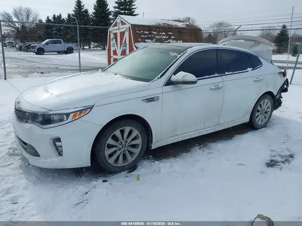 5XXGT4L37JG234221 2018 KIA OPTIMA - Image 2