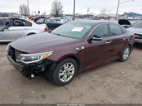 5XXGT4L37JG236180 2018 KIA OPTIMA - Image 2