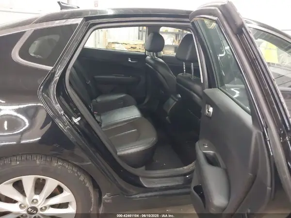 5XXGT4L37JG236616 2018 KIA OPTIMA - Image 8