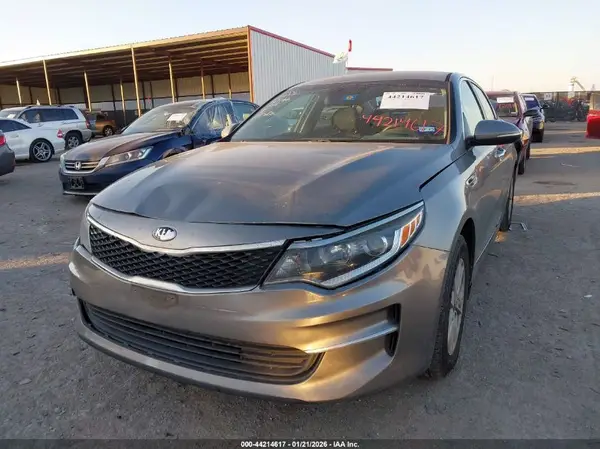5XXGT4L37JG238835 2018 KIA OPTIMA - Image 2