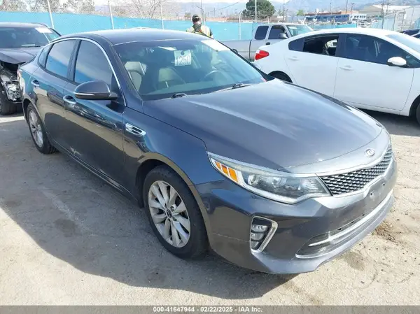 5XXGT4L37JG239631 2018 KIA OPTIMA - Image 1
