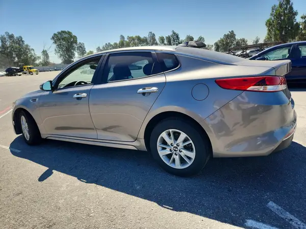 5XXGT4L37JG239919 2018 KIA OPTIMA - Image 2