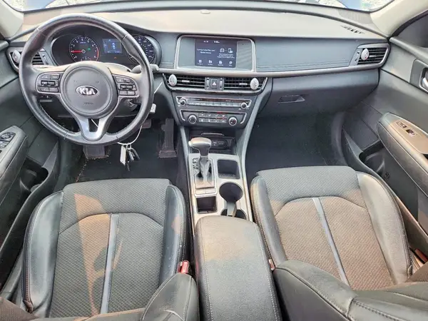 5XXGT4L37JG241573 2018 KIA OPTIMA - Image 8
