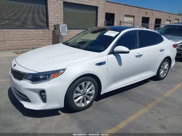 5XXGT4L37JG241685 2018 KIA OPTIMA - Image 2