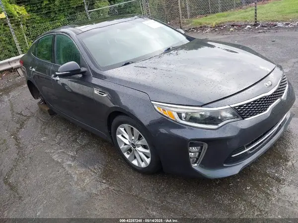5XXGT4L37JG241900 2018 KIA OPTIMA - Image 1