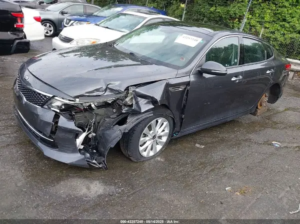 5XXGT4L37JG241900 2018 KIA OPTIMA - Image 2