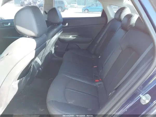 5XXGT4L37JG242416 2018 KIA OPTIMA - Image 8