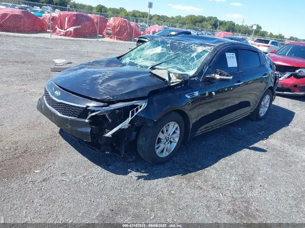 5XXGT4L37JG242741 2018 KIA OPTIMA - Image 2