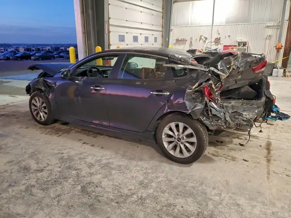 5XXGT4L37JG243128 2018 KIA OPTIMA - Image 2