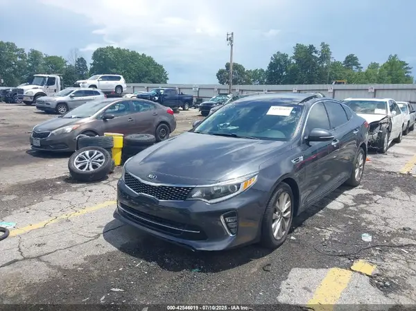 5XXGT4L37JG243419 2018 KIA OPTIMA - Image 2