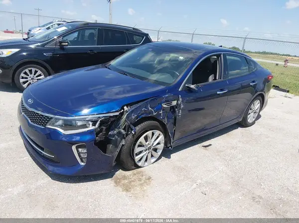 5XXGT4L37JG247356 2018 KIA OPTIMA - Image 2