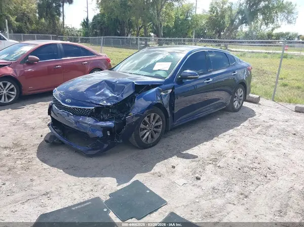 5XXGT4L37JG247390 2018 KIA OPTIMA - Image 2
