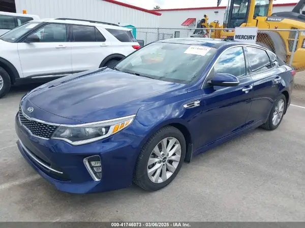 5XXGT4L37JG249401 2018 KIA OPTIMA - Image 2