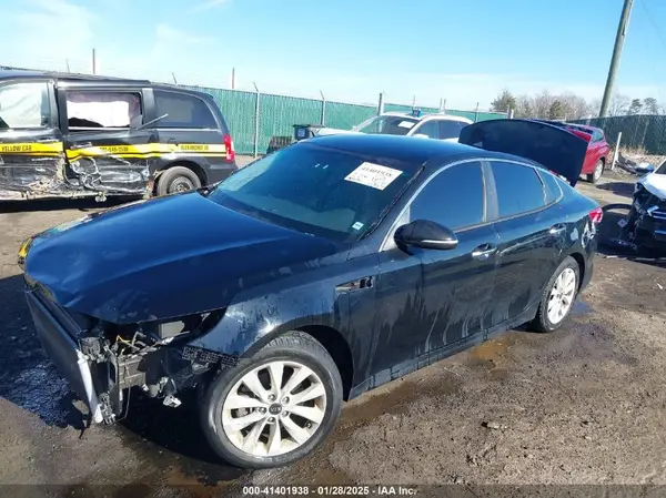 5XXGT4L37JG249642 2018 KIA OPTIMA - Image 2