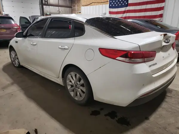 5XXGT4L37JG251469 2018 KIA OPTIMA - Image 2