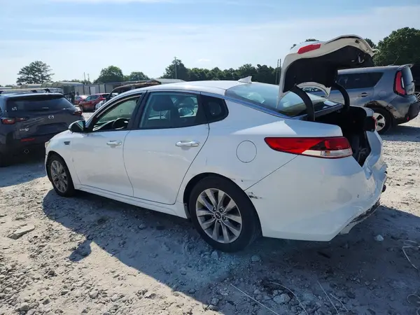 5XXGT4L37JG252198 2018 KIA OPTIMA - Image 2